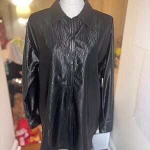 Women's Le Lis Metallic Black Button Down Long Sleeve Blouse